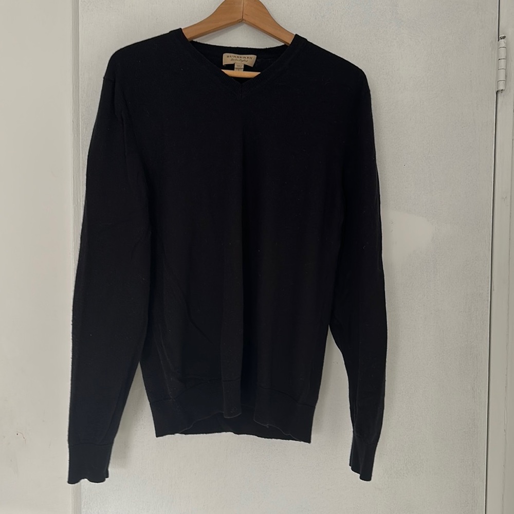 Burberry cashmere sweater size L like new